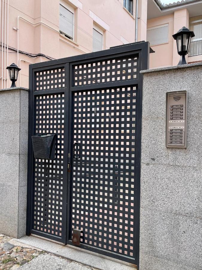 Vut Las Almenas Ávila Ngoại thất bức ảnh